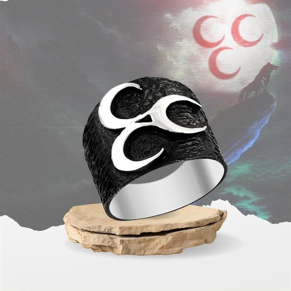 Özel Siyah Zeminli Üç Hilal Motifli Gümüş Erkek Yüzük
