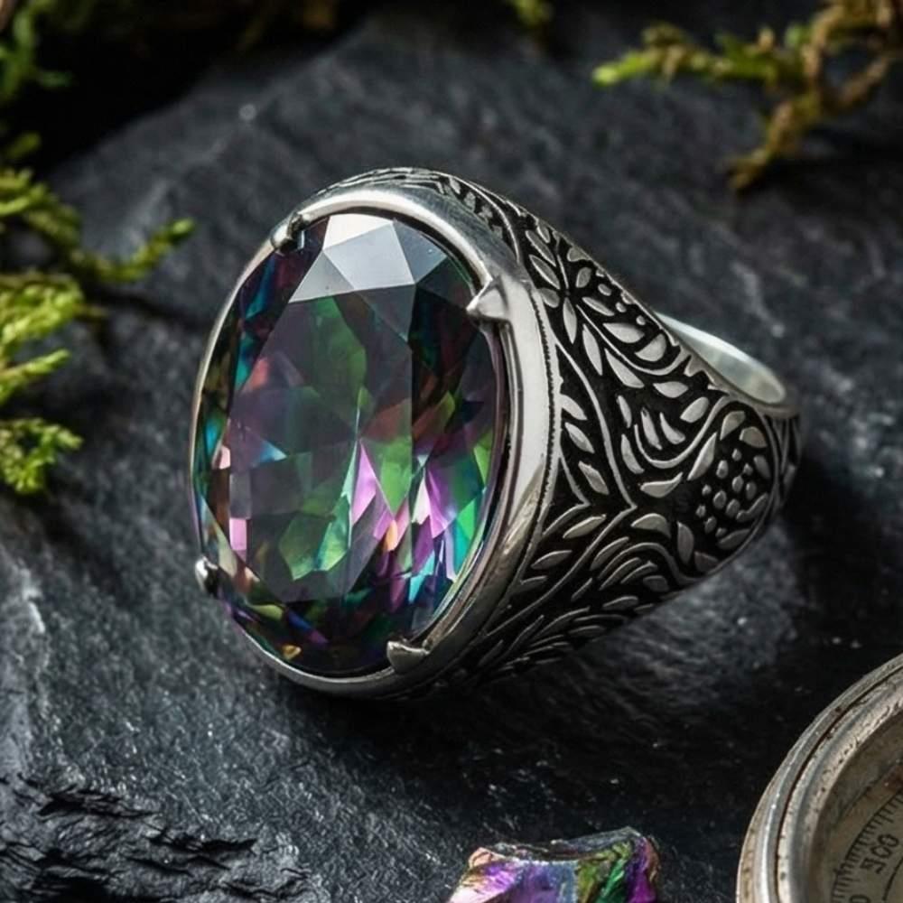 Sarmaşık Desenli Mistik Topaz Taşlı Gümüş Erkek YüzükMistik Topaz Taşlı Yüzükler