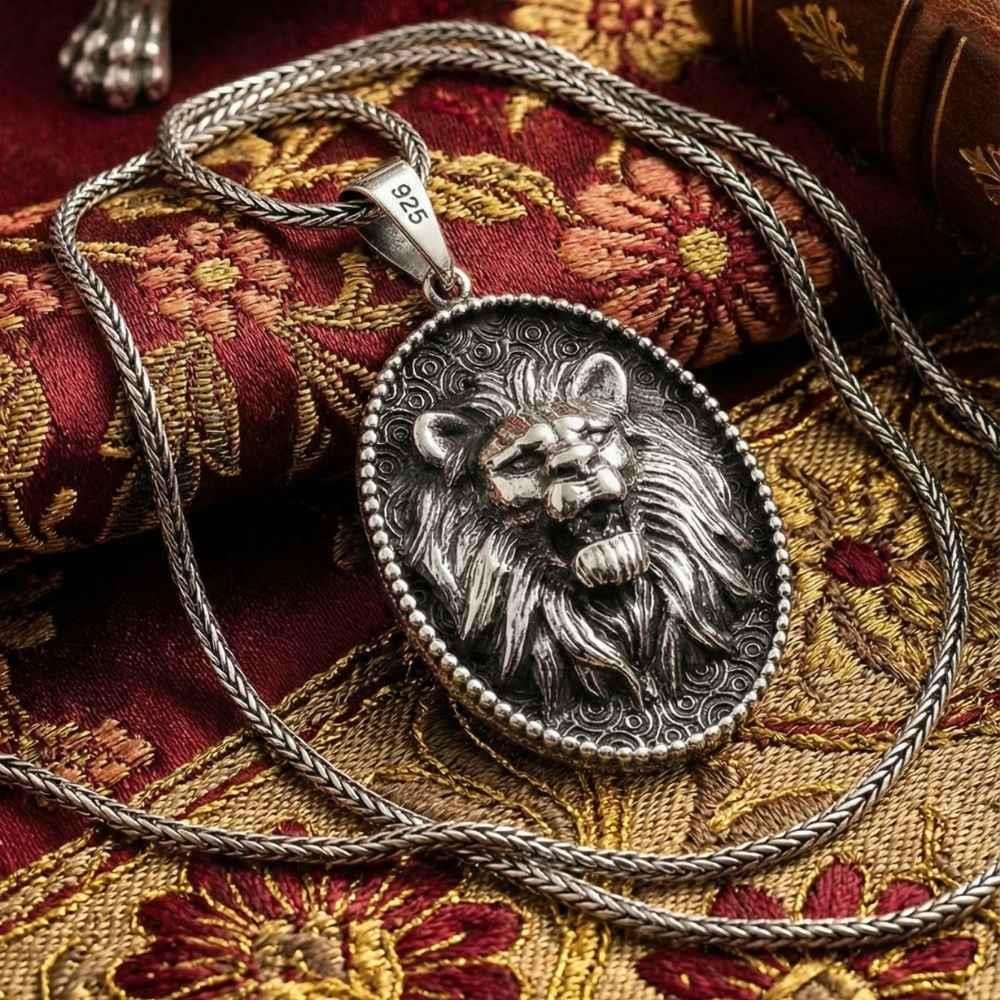 Üç Boyutlu Aslan Kafası Model Gümüş KolyeKolye