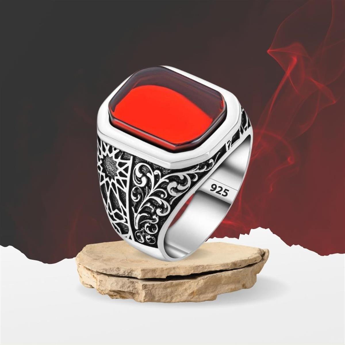 Yanları İşlemeli Lal Taşlı Gümüş Yüzük