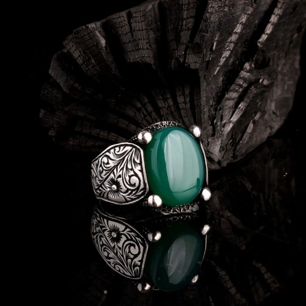 Yeşil Akik Taşlı Kalem İşleme Model 925 Ayar Gümüş Erkek Yüzük