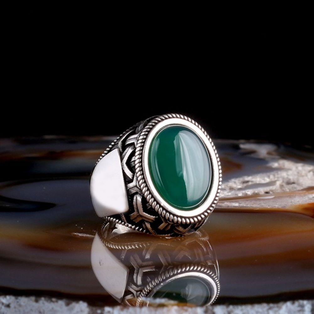 Yeşil Akik Taşlı Oval Model 925 Ayar Gümüş Erkek Yüzük