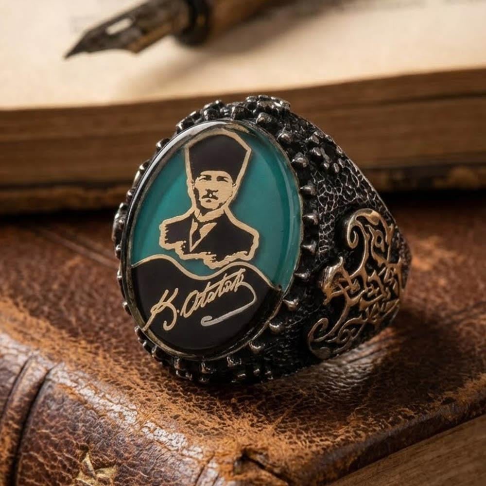 Yeşil Siyah Mineli Atatürk İşlemeli Gümüş YüzükAtatürk Yüzükleri