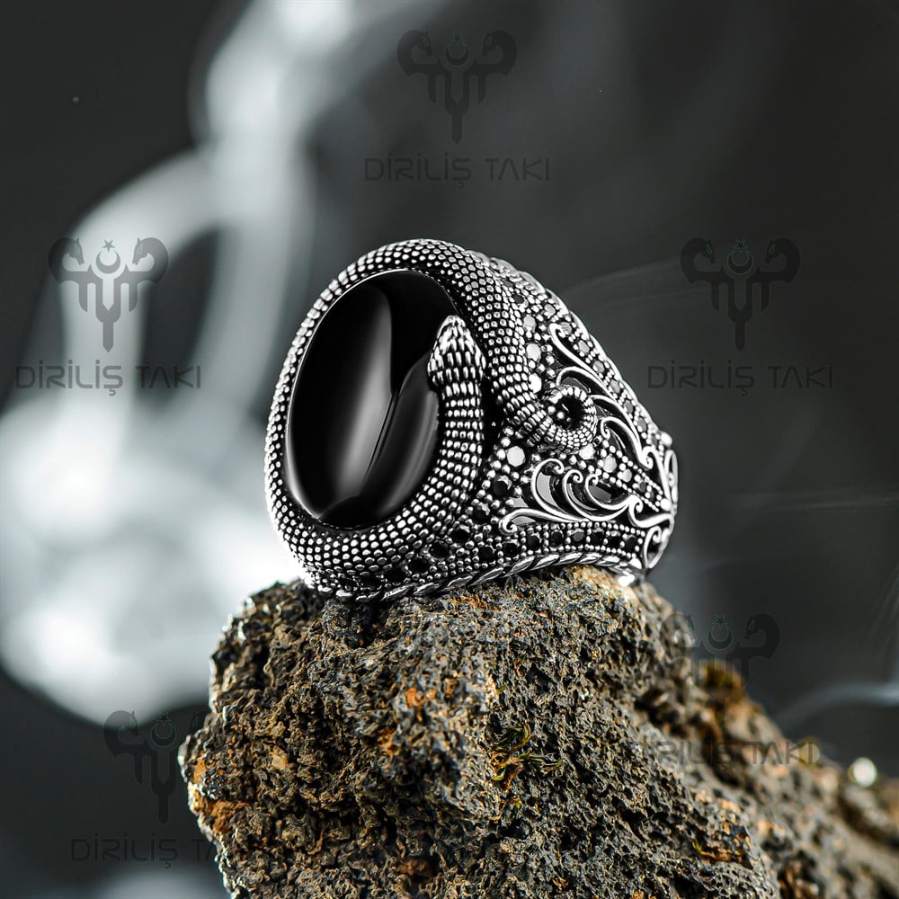 Yılan Motifli Oniks Taşlı Gümüş Erkek Yüzük 
