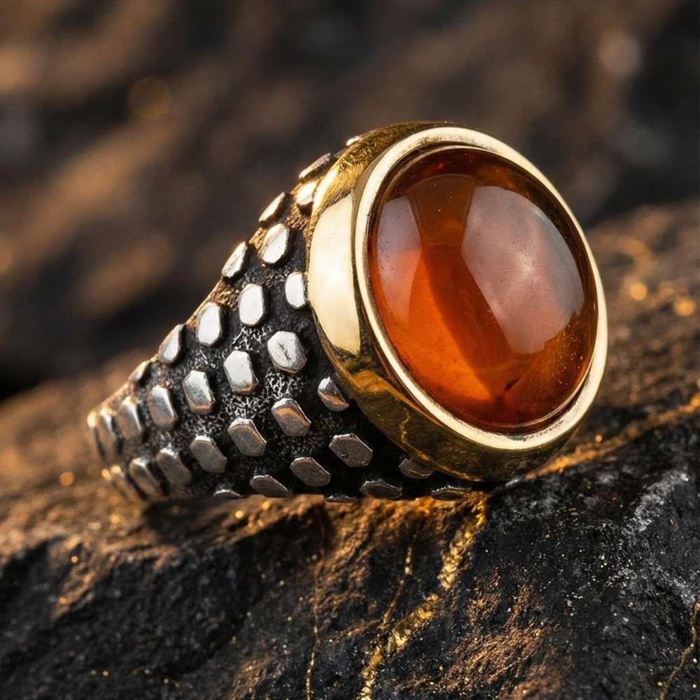 Yuvarlak Oniks Taşlı Gold Detaylı Gümüş Erkek YüzükOniks Taşlı Yüzükler