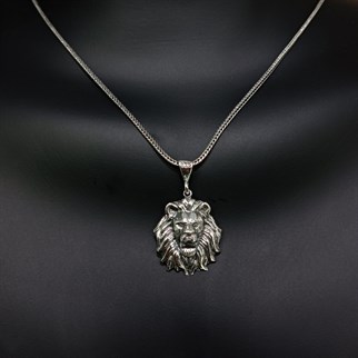 Üç Boyutlu Aslan Kafası Motifli Gümüş Kolye