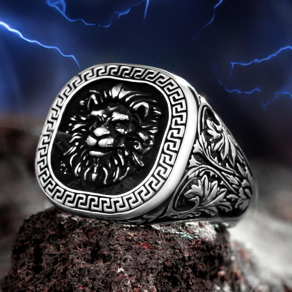 3 Boyutlu Aslan İşlemeli Gümüş Yüzük
