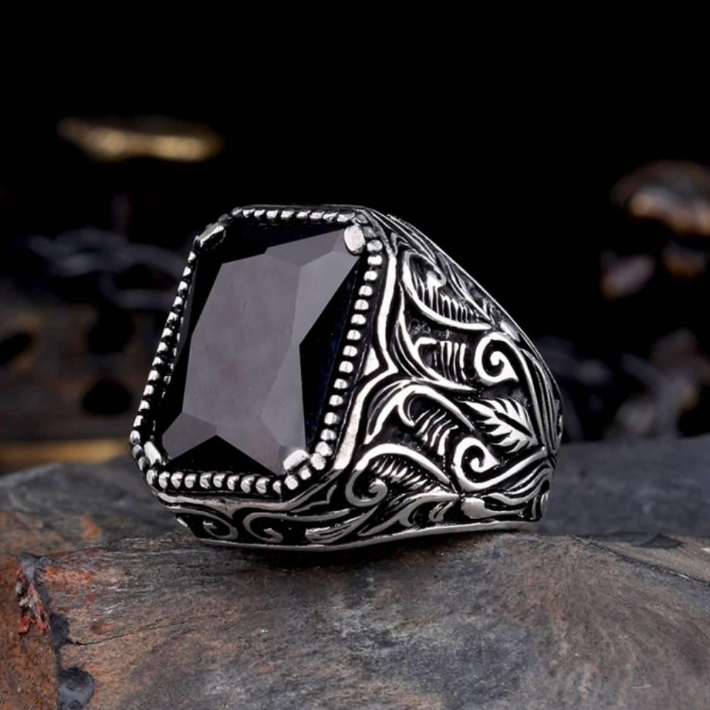 925 Ayar Gümüş Siyah Renk Zirkon Taşlı Model YüzükZirkon Taşlı Yüzükler