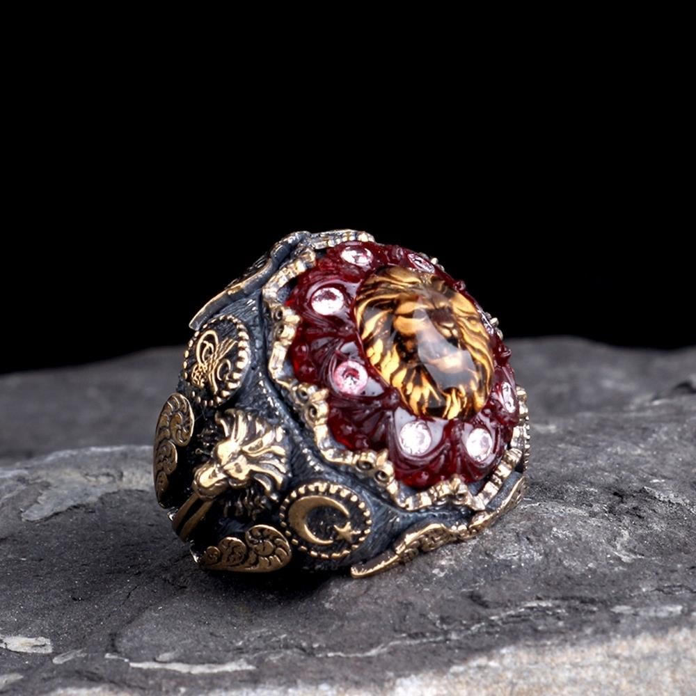 Ay Yıldız Tuğra İşlemeli Kehribar Taş Aslan Gümüş Yüzük