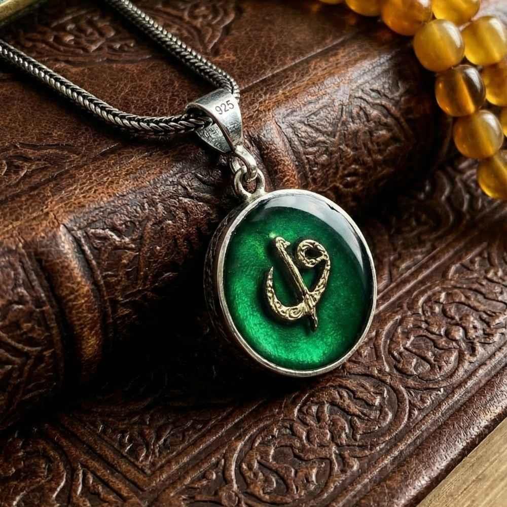 Elif Vav Motifli Mineli Gümüş KolyeElif Vav Yüzük