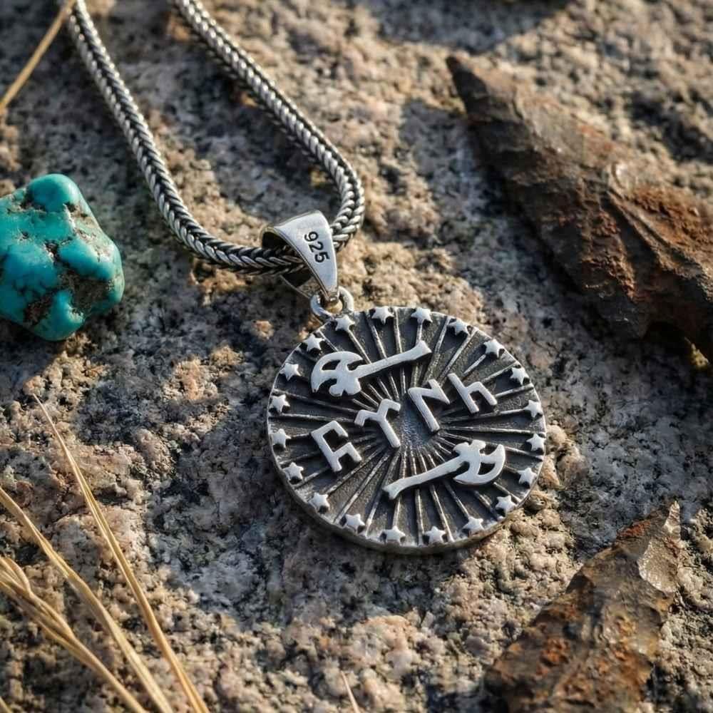 Göktürkçe Türk Yazılı Baltalı 925 Ayar Gümüş KolyeTürk Kolye