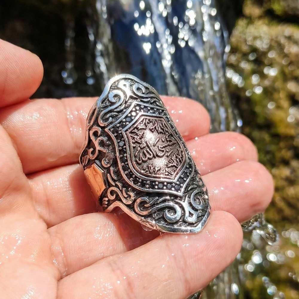 Hasbiyallah Yazılı  Zirkon Taşlı Okçu Gümüş YüzükHasbiyallah Yüzük