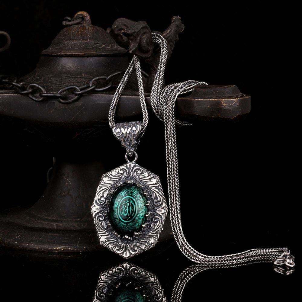 Kalem İşlemeli Yeşil Ayetel Kürsi Gümüş Kolye