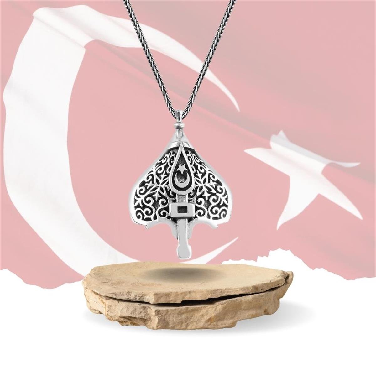 Kalkan Motifli Ay Yıldız Gümüş Kolye