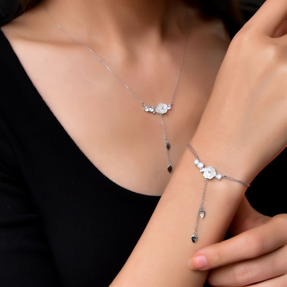 Kardelen Çiçeği Zirkon Taşlı Kadın Gümüş Set Silver