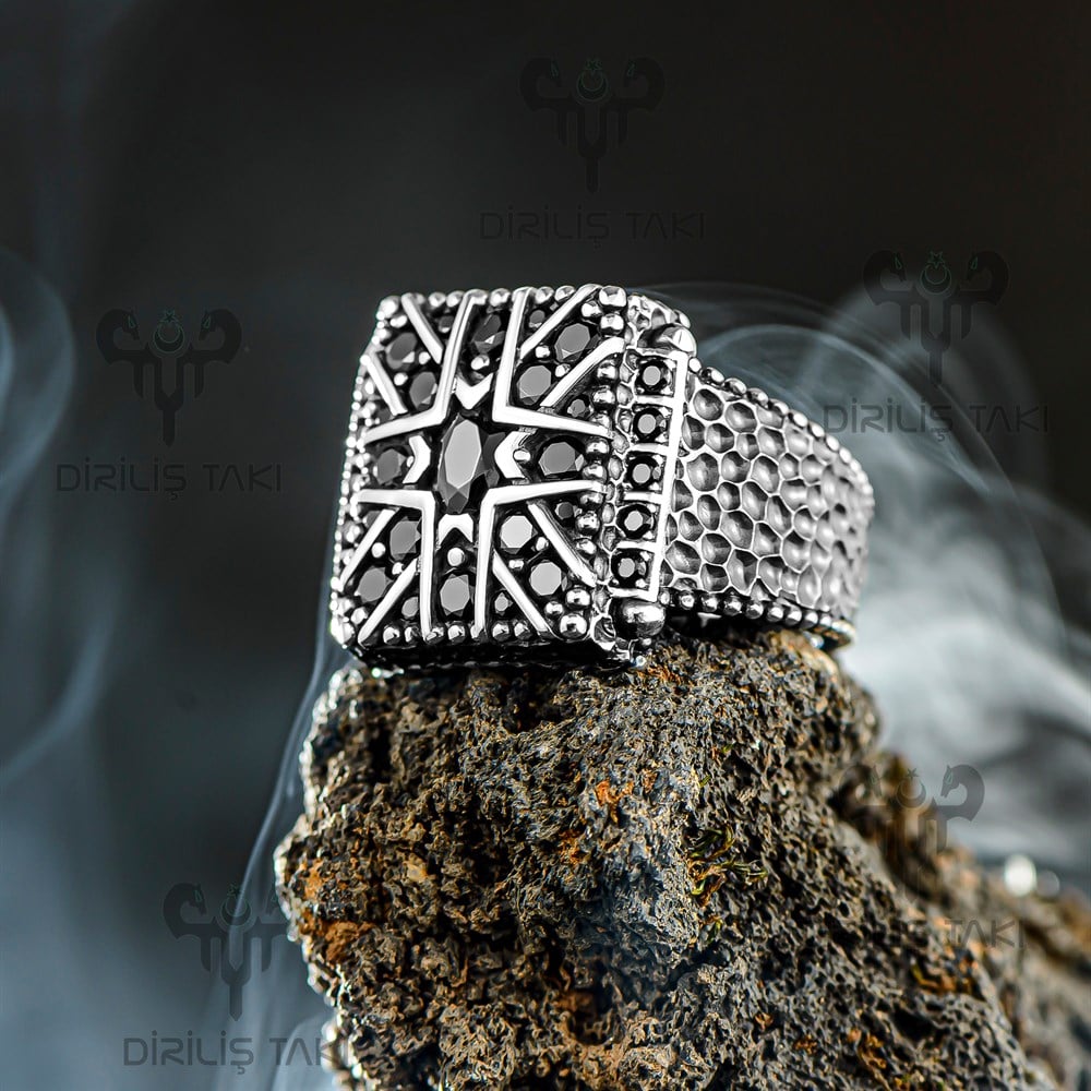 Kare Siyah Zirkon Taşlı Gümüş Yüzük