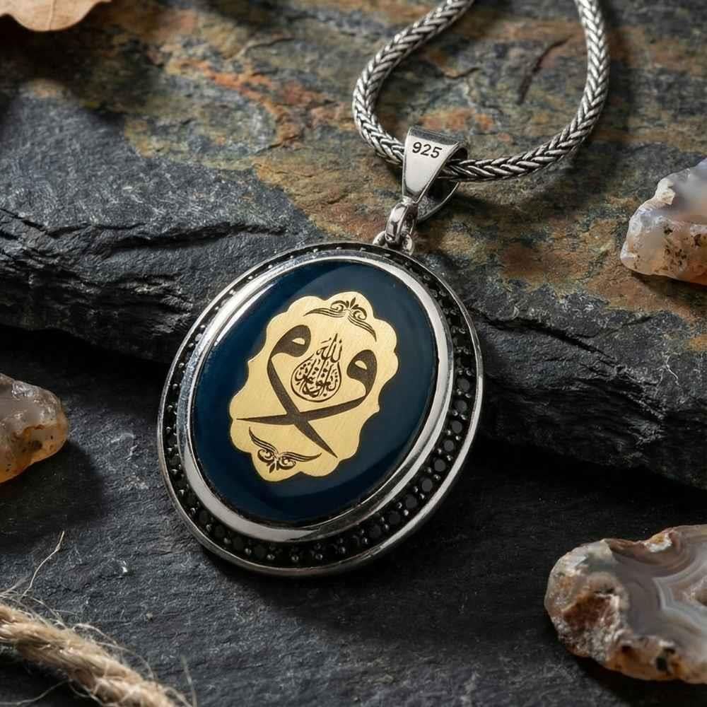 Kehribar Taşlı Çift Vav Motifli Gümüş KolyeDualı Kolye