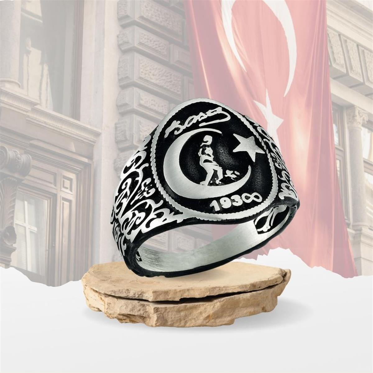 Kemal Atatürk İmzalı Siyah Zeminli Gümüş Erkek Yüzük