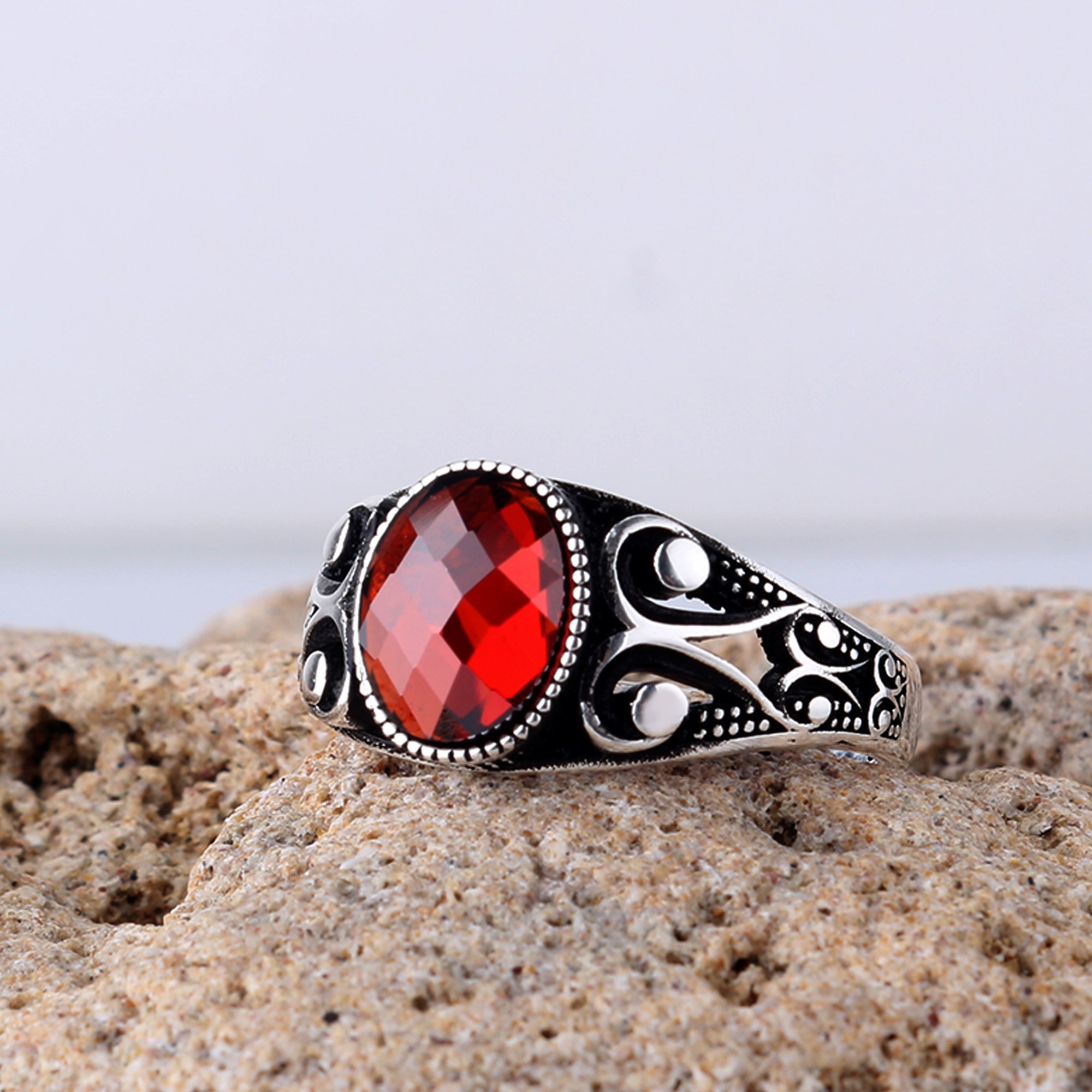 Kırmızı Renk Zirkon Taşlı 925 Ayar Gümüş YüzükZircon Stone Ring