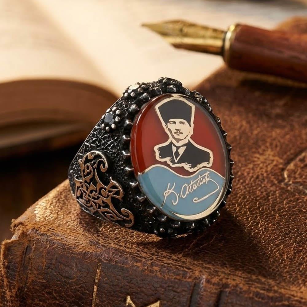 Kırmızı Turkuaz Mineli Atatürk İşlemeli Gümüş YüzükAtatürk Yüzükleri