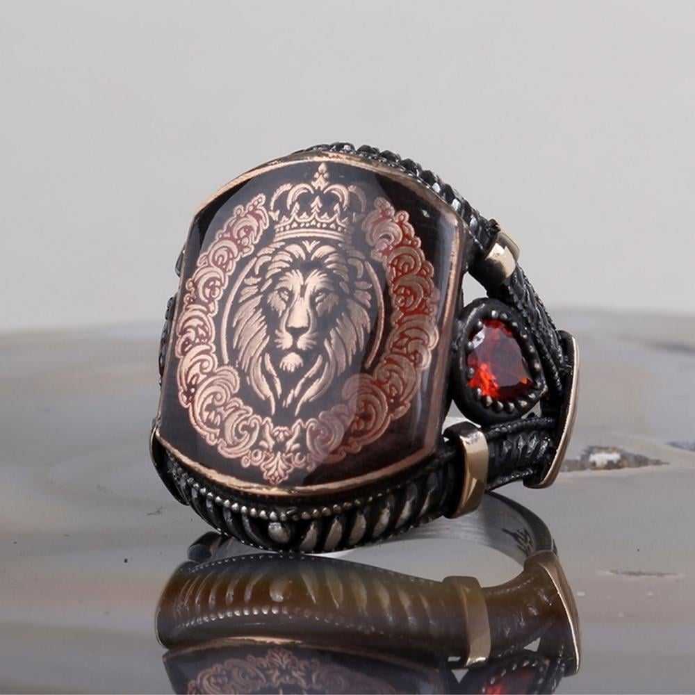 Kırmızı Zirkon Taşlı Aslan Kral Gümüş YüzükAslan Yüzük