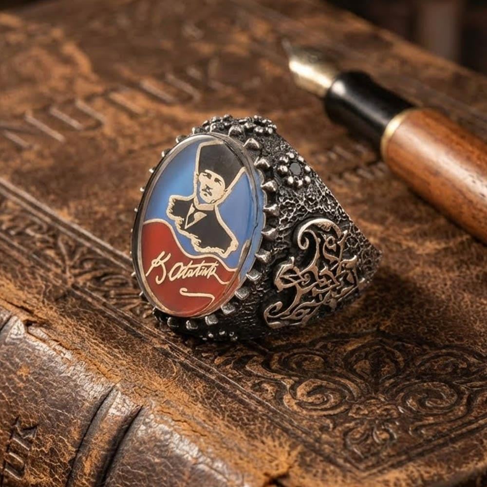 Lacivert Kırmızı Mineli Atatürk İşlemeli Gümüş YüzükAtatürk Yüzükleri