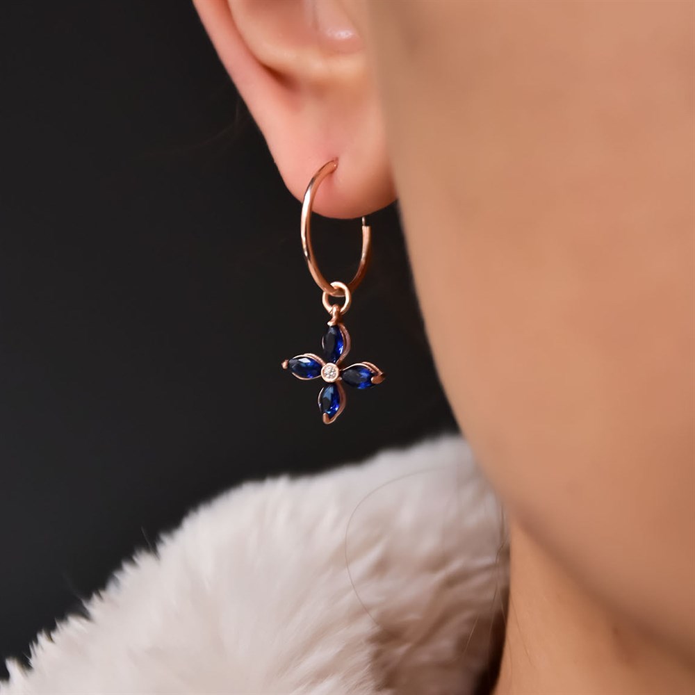 Mavi Zirkon Taşlı Çiçek Sallantılı Küpe Rose