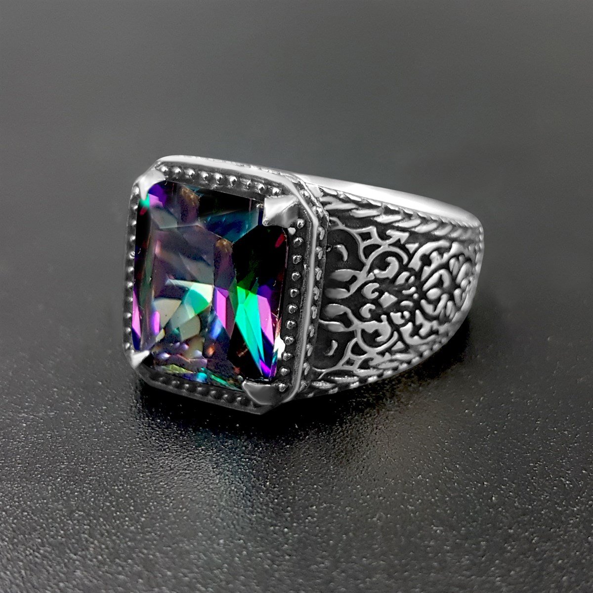 Mistik Topaz Taşlı Desen İşlemeli Gümüş Yüzük