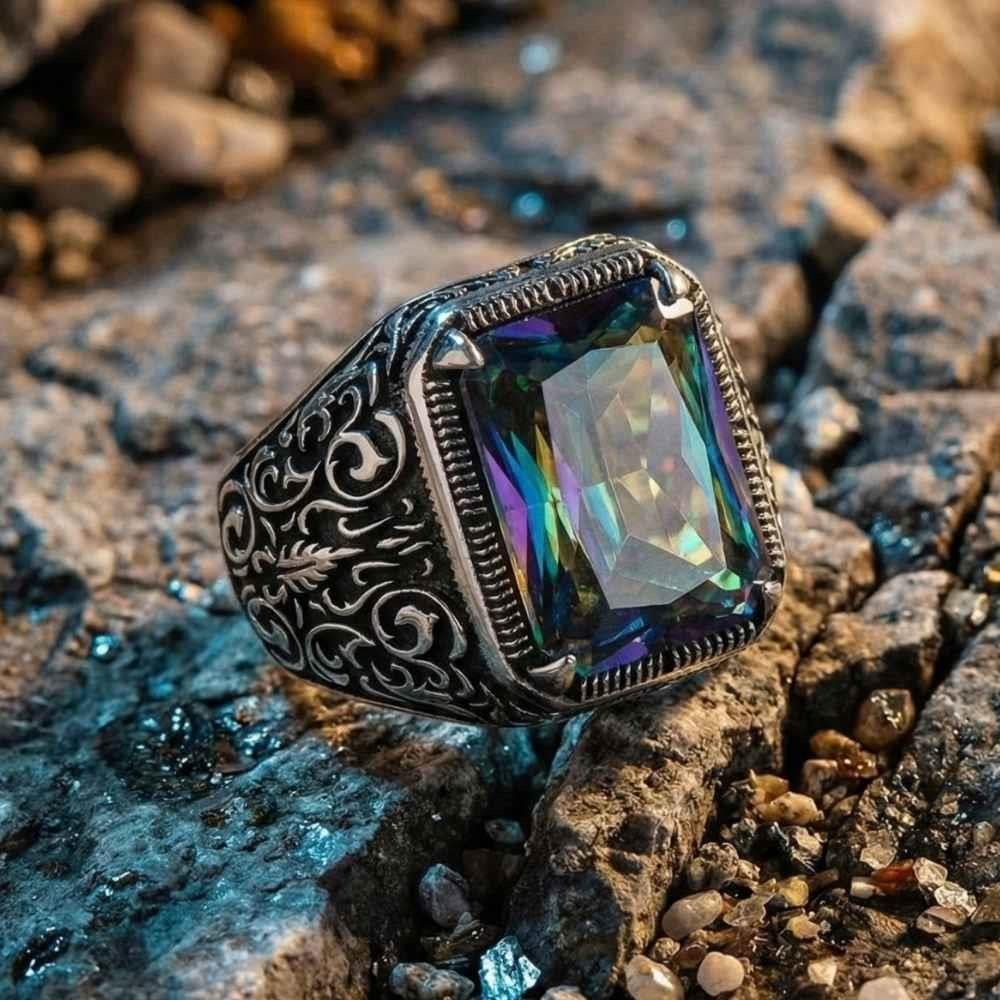 Mistik Topaz Taşlı Pençe Gümüş YüzükMistik Topaz Taşlı Yüzükler