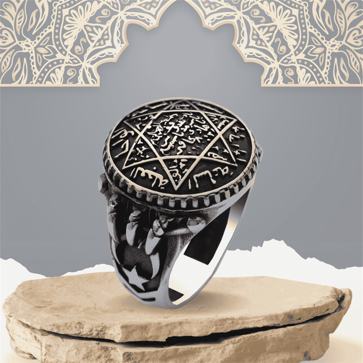 Mührü Süleyman İşlemeli Bombeli Pençe Gümüş Yüzük