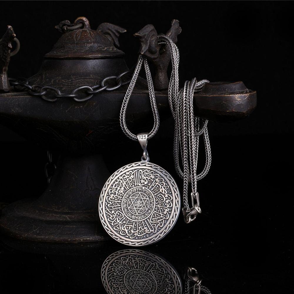 Mührü Süleyman ve Sureler İşlemeli Gümüş Kolye