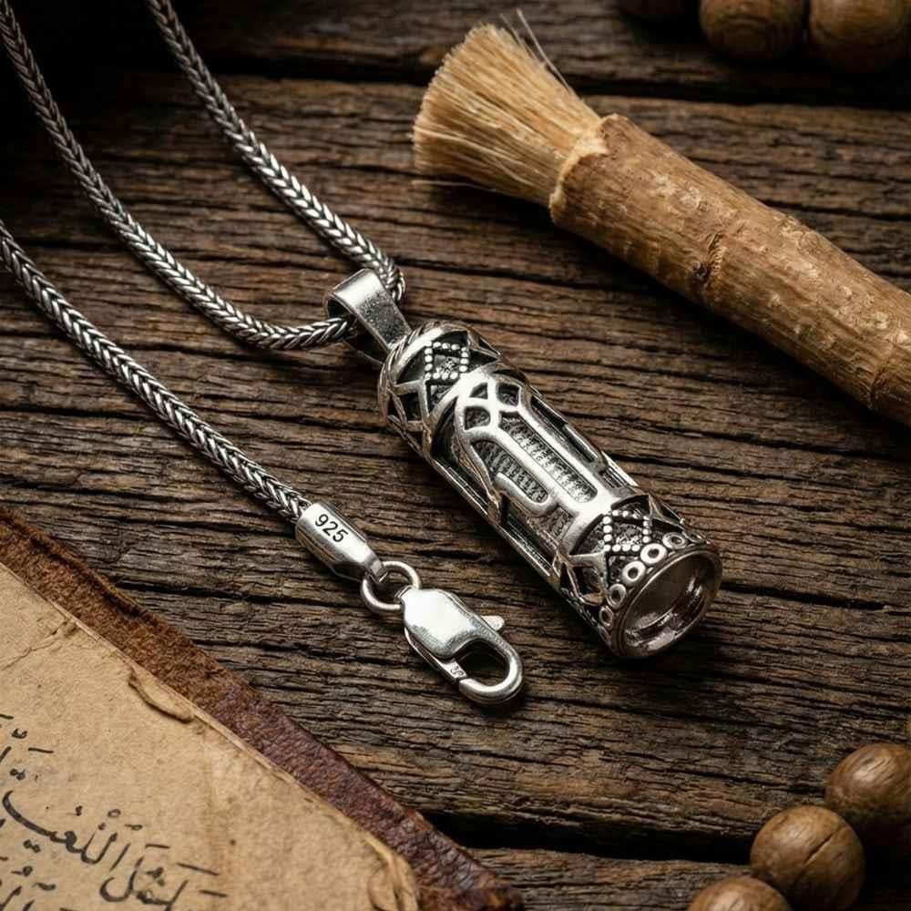 Nali Şerif İşlemeli Gümüş Cevşen KolyeMuskalık ve Cevşen Kolye