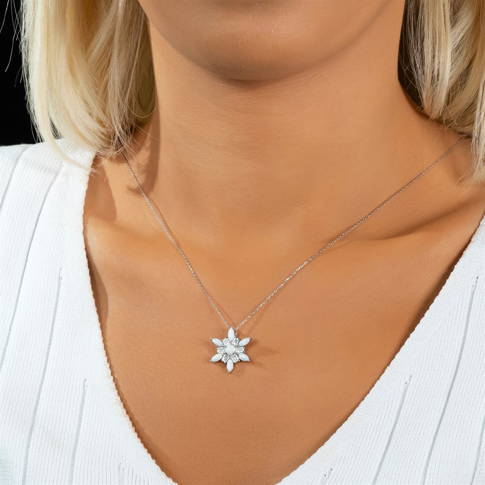 Opal Taşlı Rüzgar Çiçeği Model Gümüş Kolye