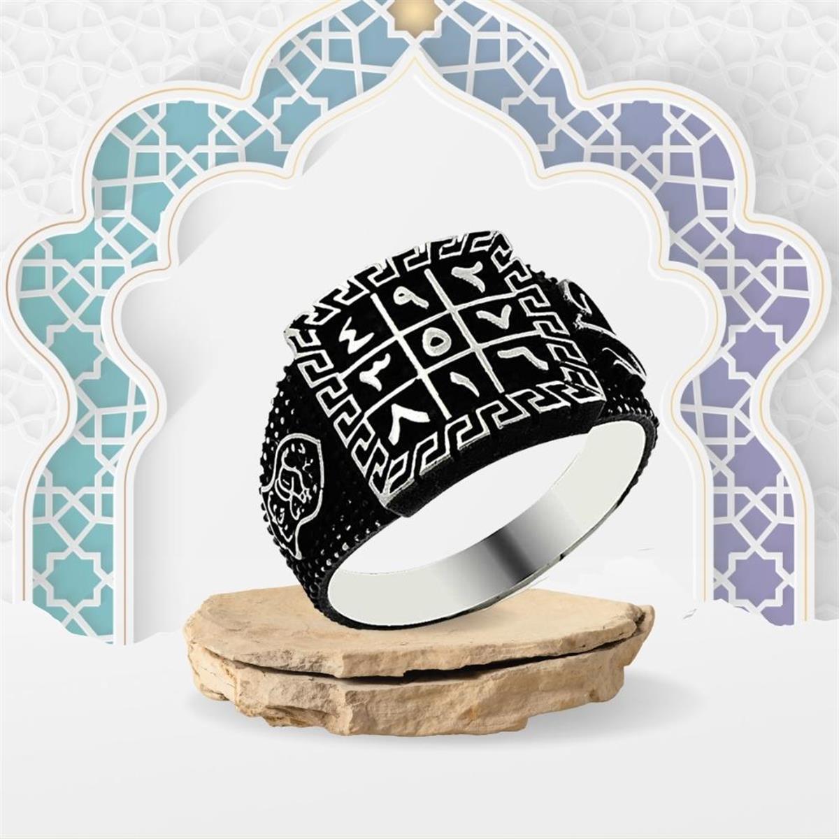 Özel Siyah Zeminli Ebced Hesabı Motifli Gümüş Yüzük