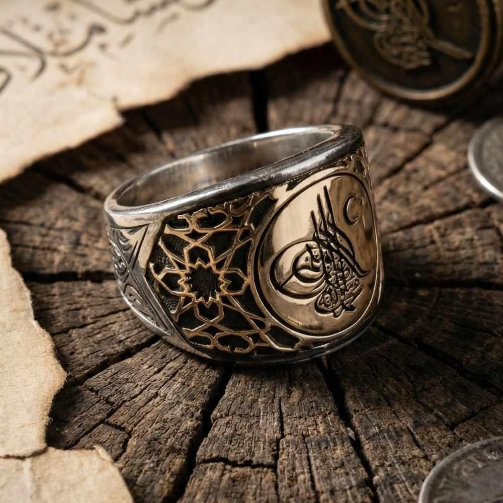 Tuğra Üzeri Ay Yıldız İşlemeli Gümüş YüzükTuğra Yüzük