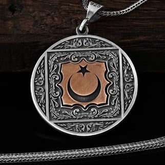 Ay Yıldız İşlemeli Gümüş Kolye