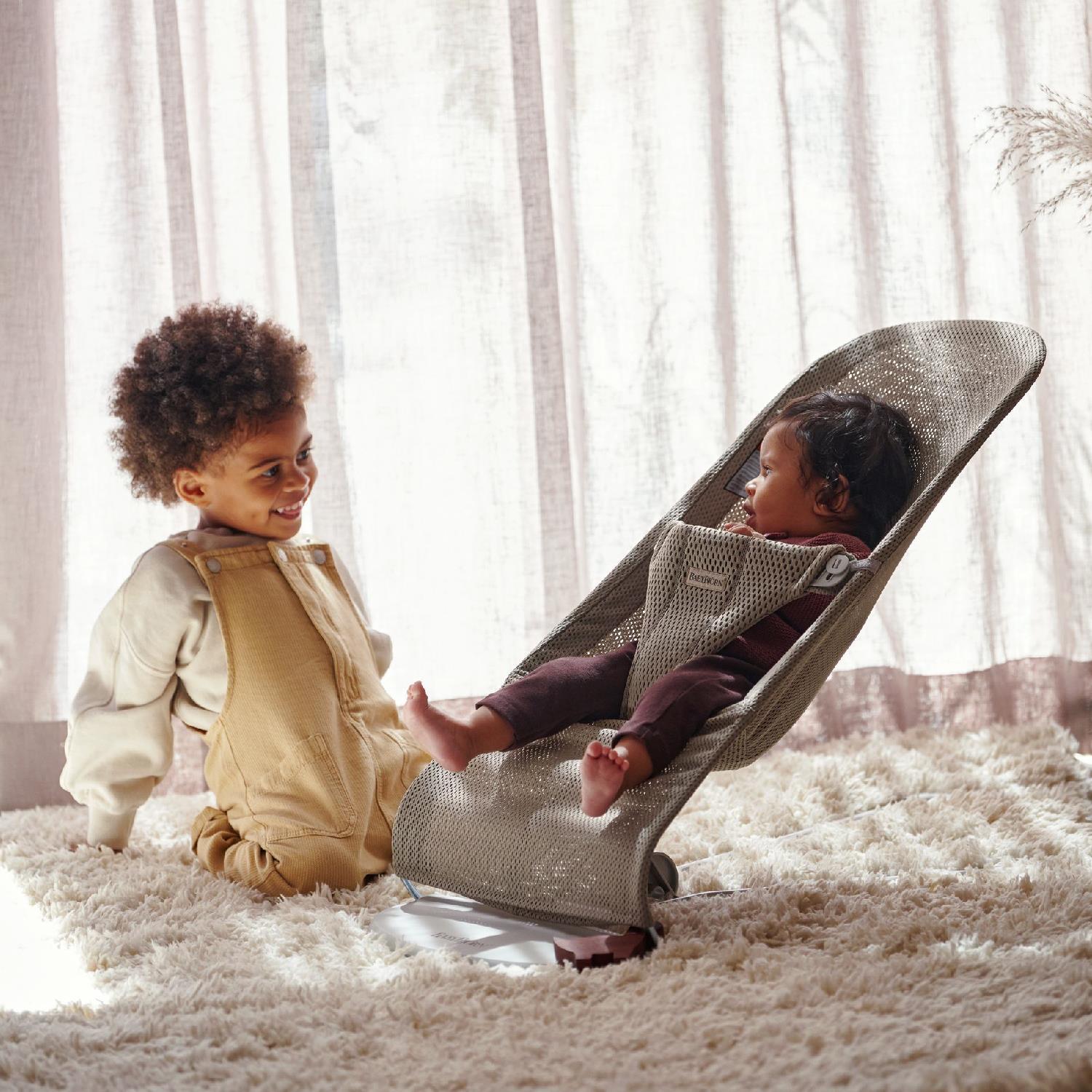 BabyBjörn Pastel Oyuncaklı Bliss Ana Kucağı Mesh Grey Beige