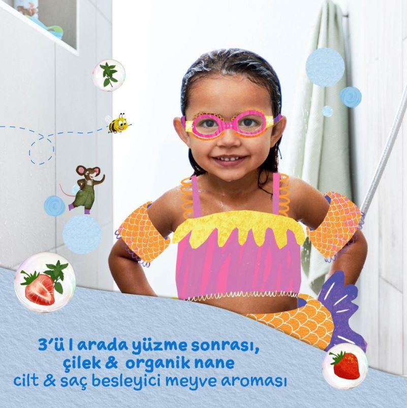 Childs Farm Çilek ve Organik Nane Özlü Yüzme Sonrası Şampuanı 250ml