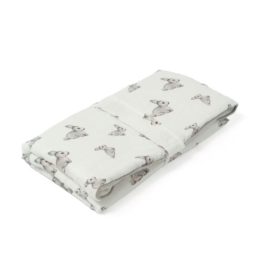 Deux Lapins Çantalı Pratik Katlanabilir Alt Değiştirme Matı İconic gri tavşan