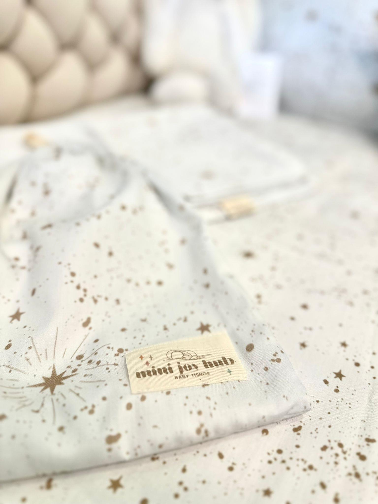 MiniJoyHub Bebek Nevresim Takımı Beyaz Üzeri Bej Yıldızlı