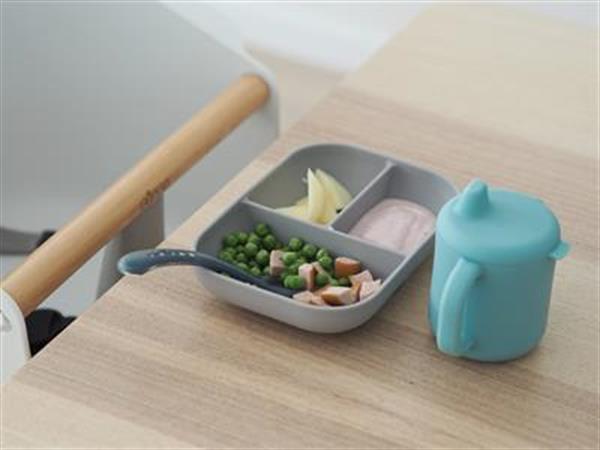 Bölmeli öğrenme yemek seti (4 Parça- mavi bardak)