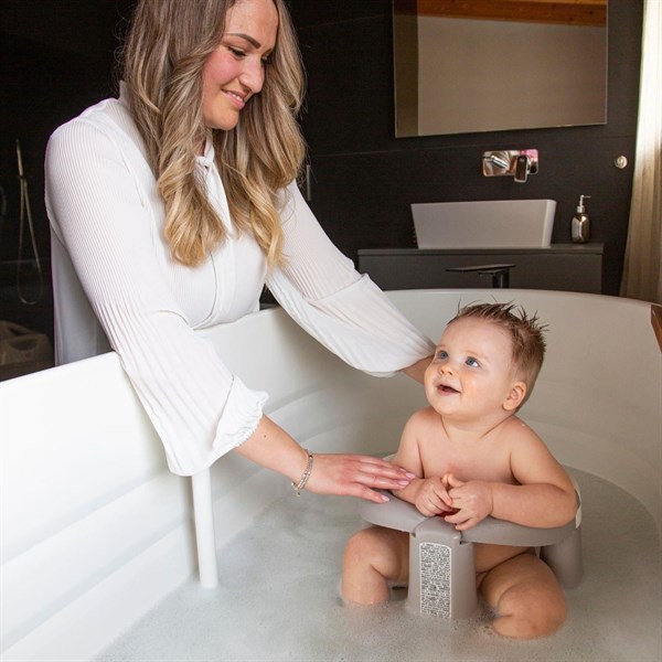 OKBaby Bebek Banyo Seti Crab Banyo Oturağı + Hippo Duş Şapkası A.Gri