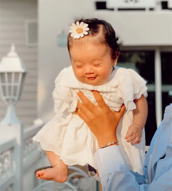 İpobomi Daisy Clips Toka