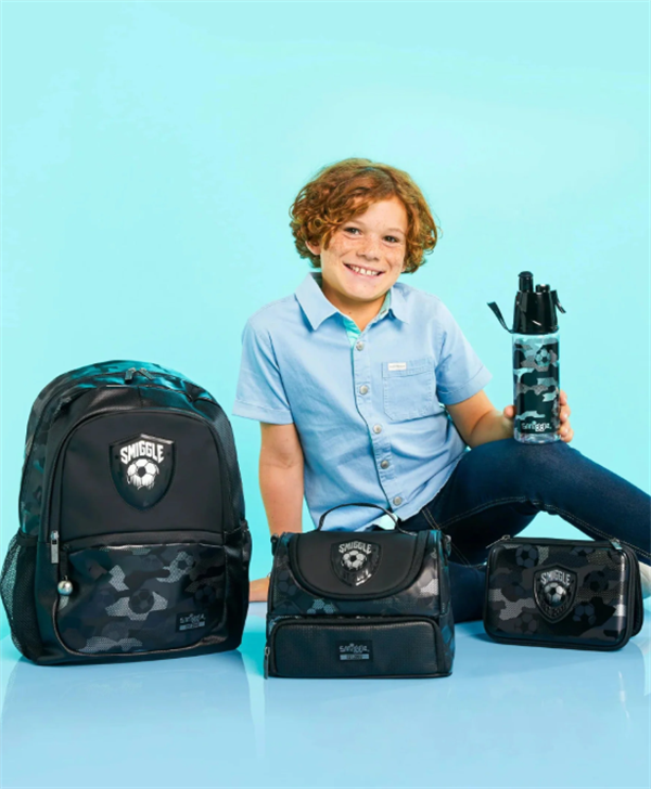 Smiggle - Assist Su Püskürtmeli 560ML BPAsız Suluk Futbol