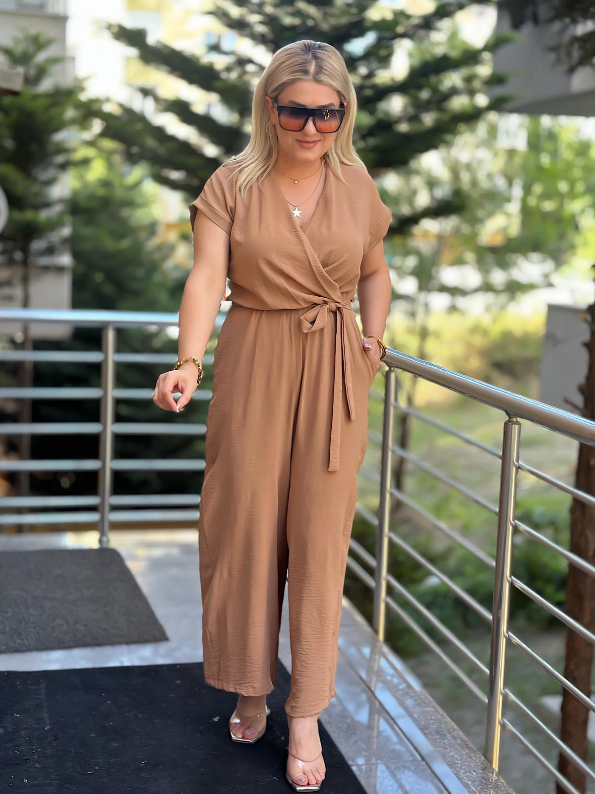 Aerobin Kumaş Kruvaze Yaka Kemerli Tulum CAMEL