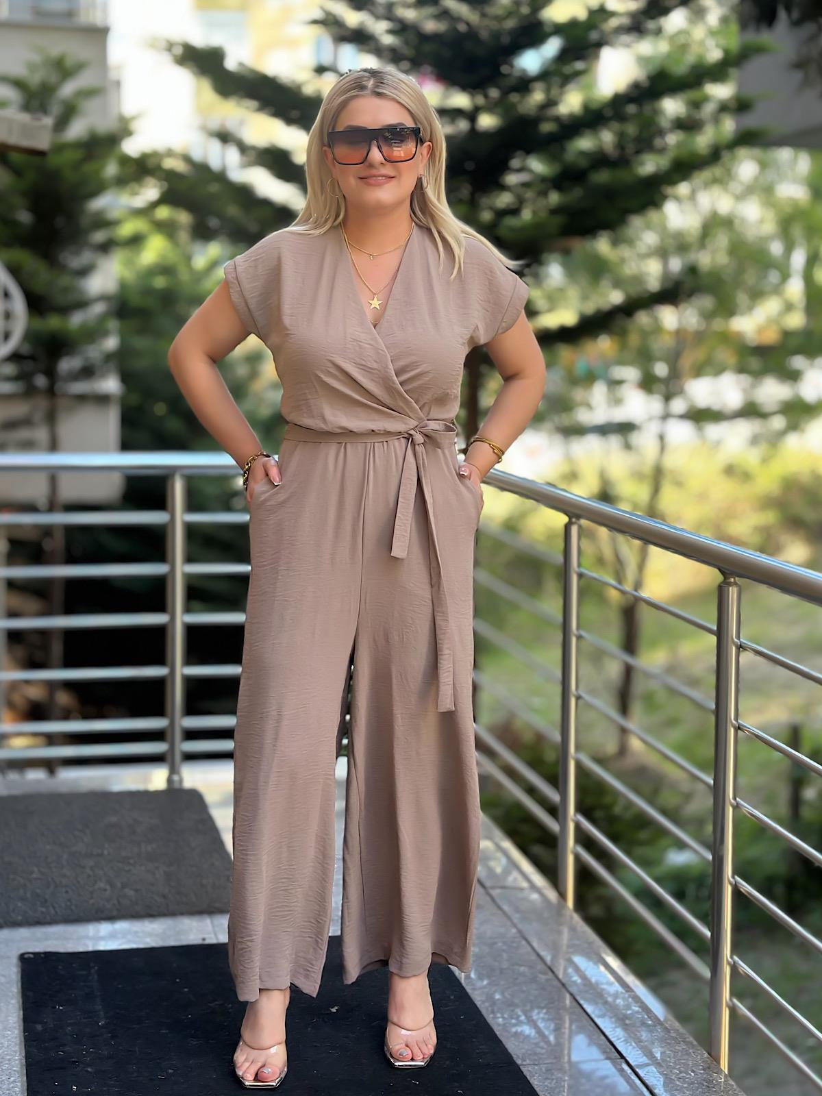 Aerobin Kumaş Kruvaze Yaka Kemerli Tulum KAHVE