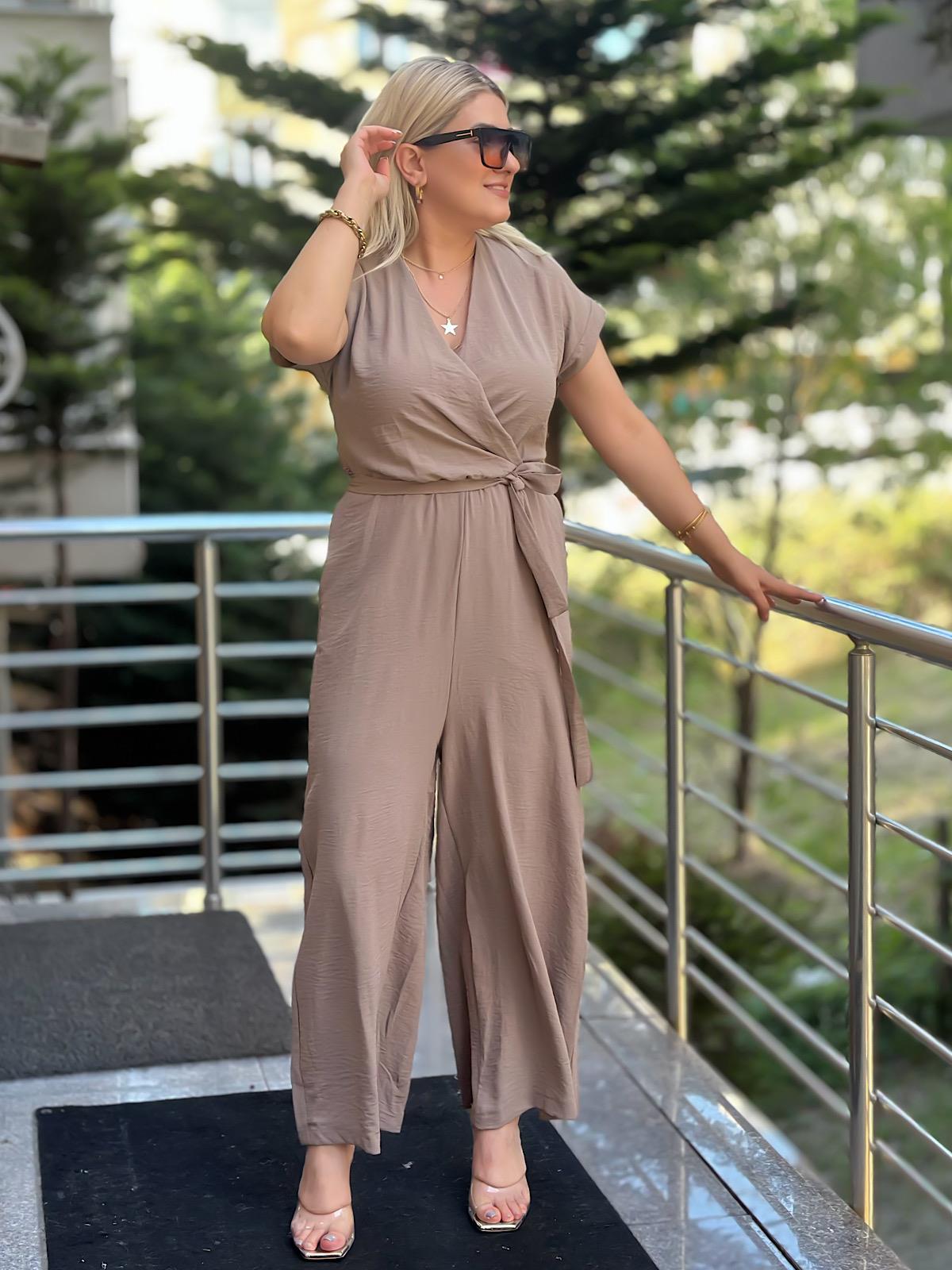 Aerobin Kumaş Kruvaze Yaka Kemerli Tulum KAHVE