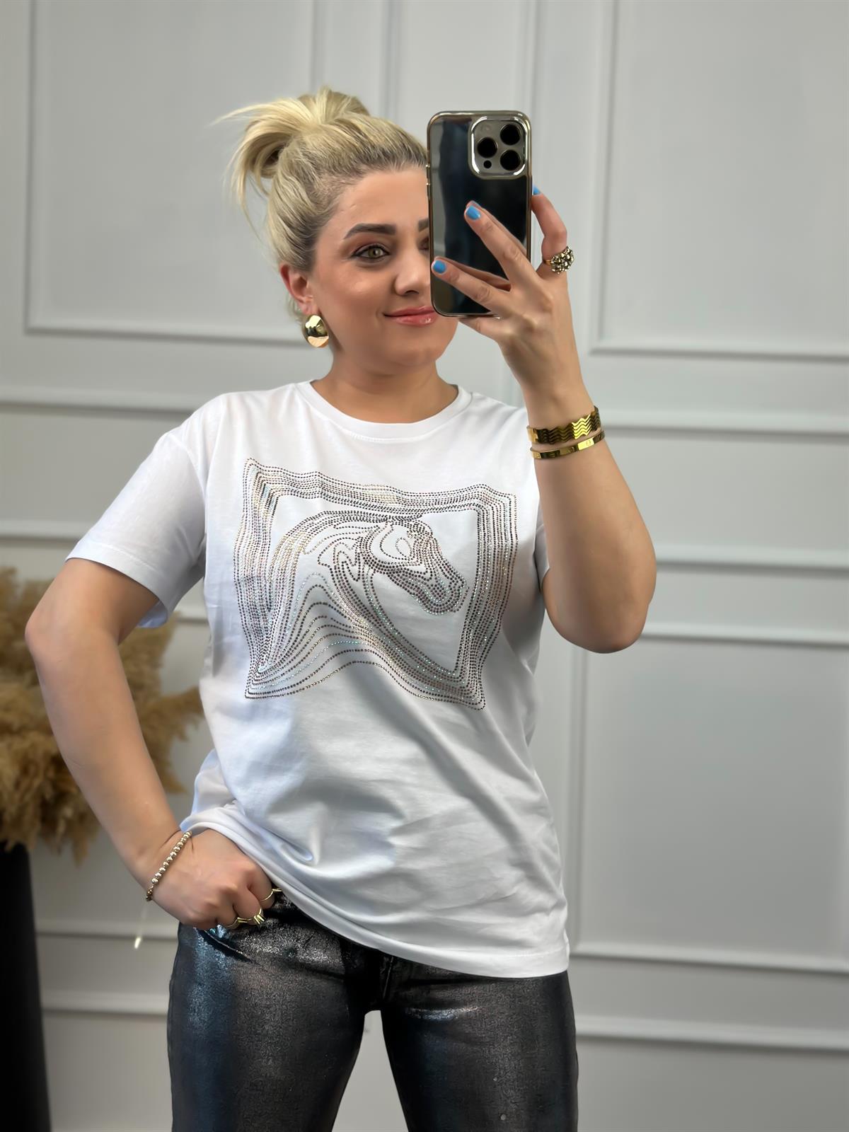 At Figürlü Taş İşlemeli Tshirt BEYAZ