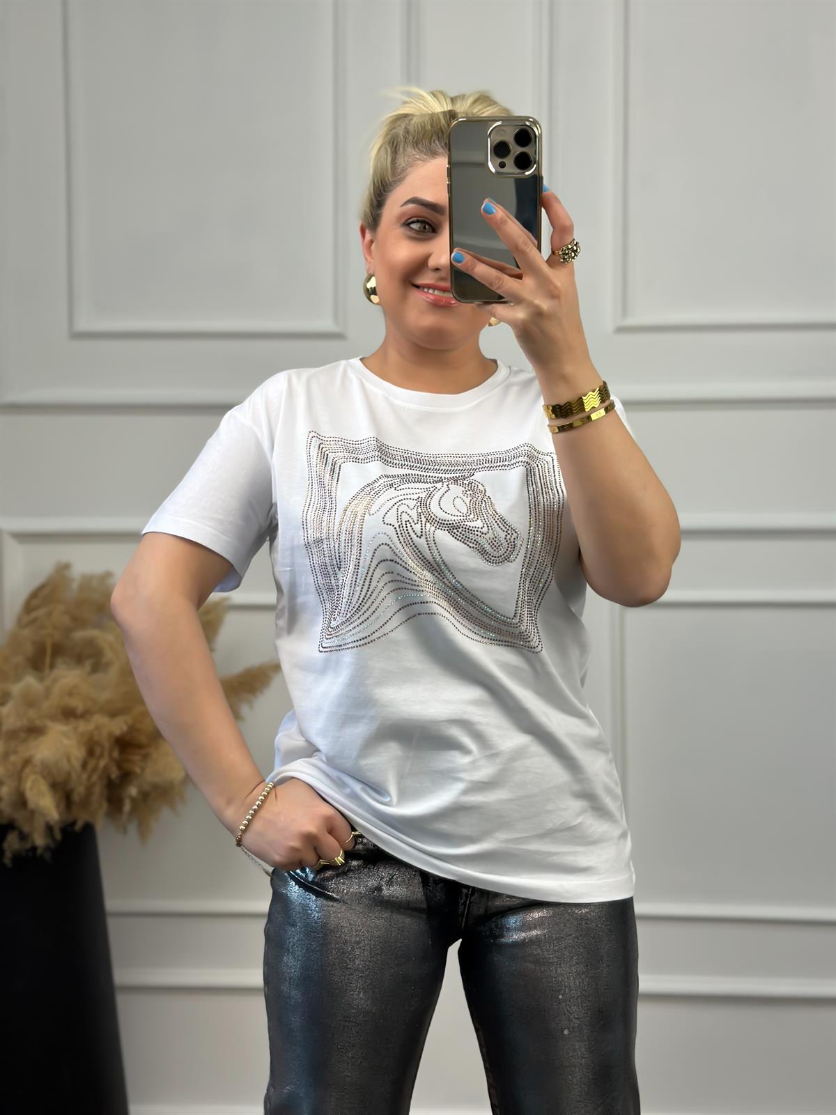 At Figürlü Taş İşlemeli Tshirt BEYAZ