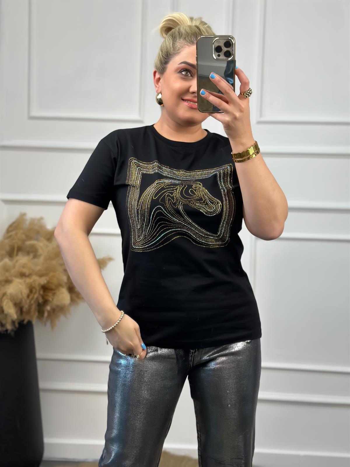 At Figürlü Taş İşlemeli Tshirt SİYAH